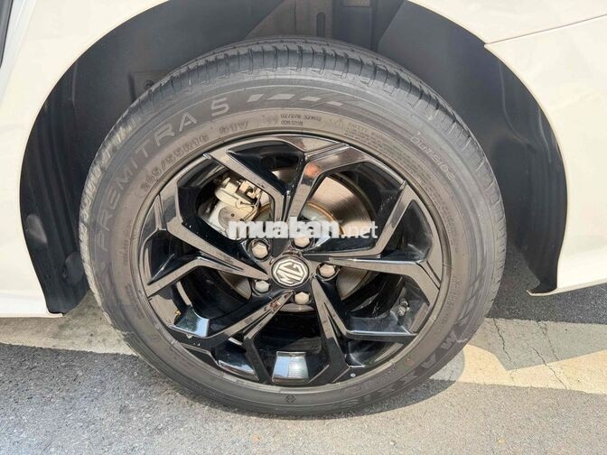 MG 5 s Trắng Tự động 3 vạn