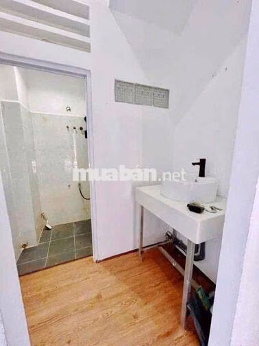 CHO THUÊ NHÀ HẺM XE TẢI LÊ VĂN SỸ, QUẬN 3