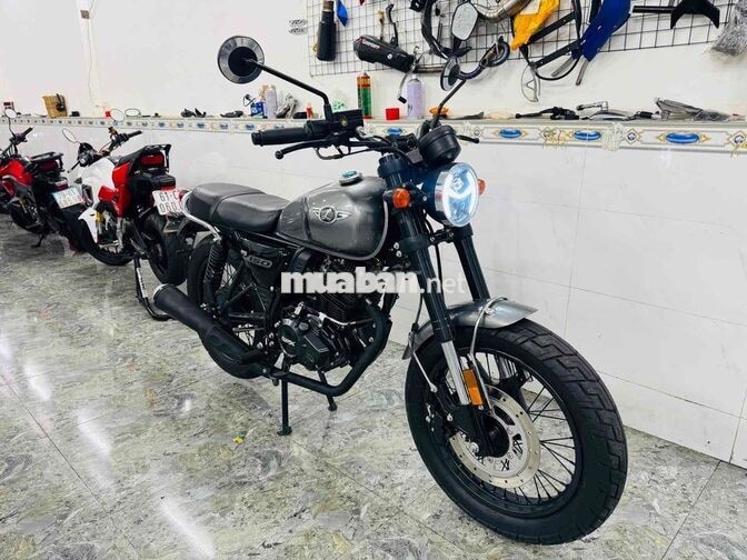 GPX Legend 150 Fi Xám 1900km