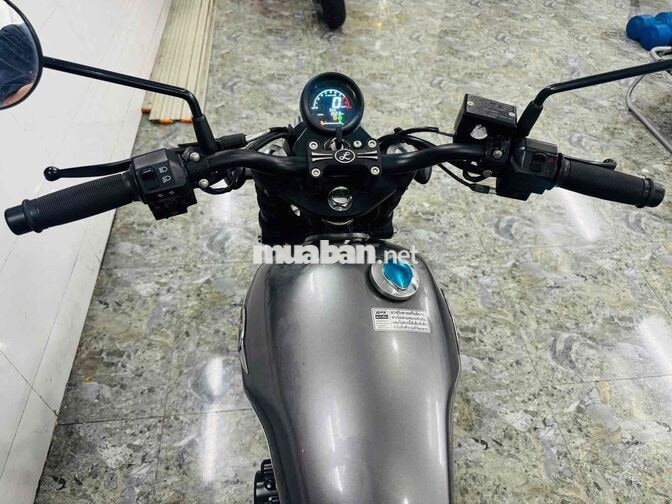 GPX Legend 150 Fi Xám 1900km