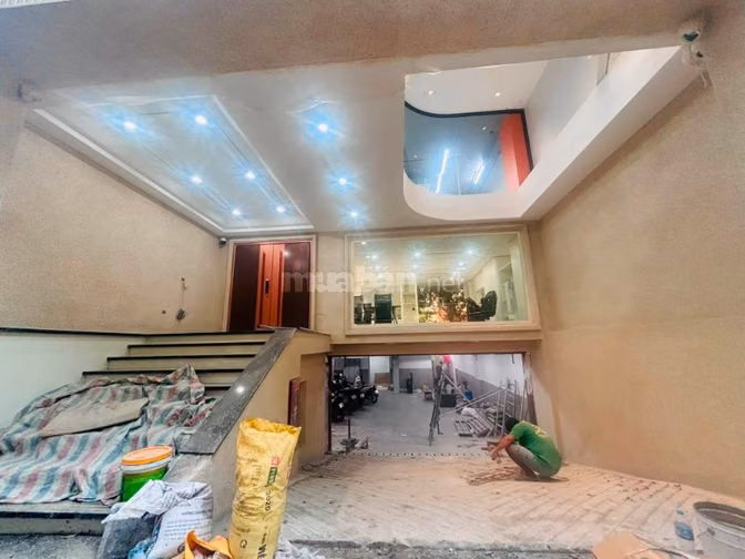 Bán nhà 9 tầng phố Triệu Việt Vương, 170m2, vị trri vàng, kinh doanh