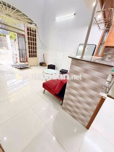 Nhà Đẹp 4x8m 1Lửng + 1Lầu (3PN 2WC) Hẻm 5m Ôtô. KHU NGUYỄN SƠN