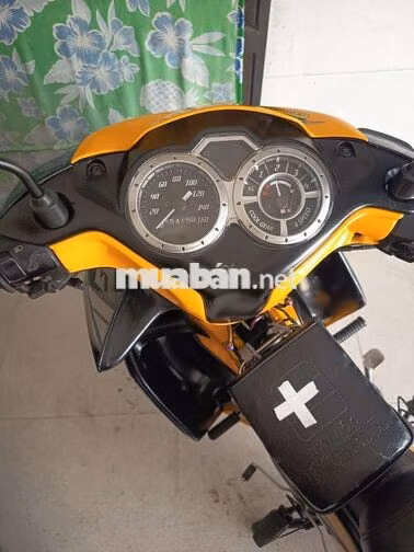Yamaha Jupiter Gravita Vàng đen Xe số