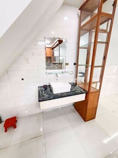 Nhà Đẹp 4x8m 1Lửng + 1Lầu (3PN 2WC) Hẻm 5m Ôtô. KHU NGUYỄN SƠN