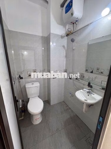 CHO THUÊ CĂN HỘ STUDIO BAN CÔNG - CỬA SỔ  NGAY TRẦN THÁI TÔNG,CẦU GIẤY