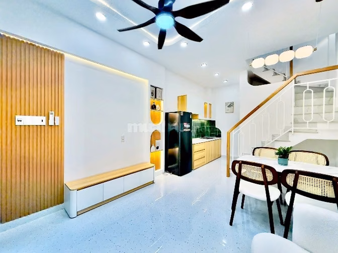 Nhà siêu đẹp 2 lầu hẻm Phan Văn Trị, Phường Bình Lợi Trung
