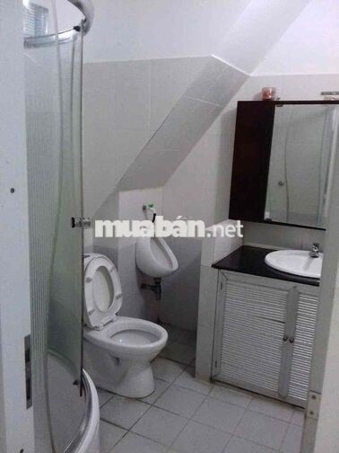 Cho thuê nhà nguyên căn(dt:4,2x20m, 3pn2wc) Quang Trung p10 GV