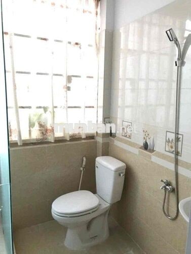 Cho thuê nhà nguyên căn(dt:4,2x20m, 3pn2wc) Quang Trung p10 GV