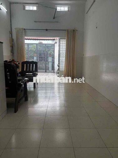 Cho thuê nhà nguyên căn(dt:4,2x20m, 3pn2wc) Quang Trung p10 GV