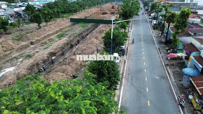 Nhà Phố Hai Mặt Tiền Kinh Doanh Ngay Trung Tâm Thành Phố Mới