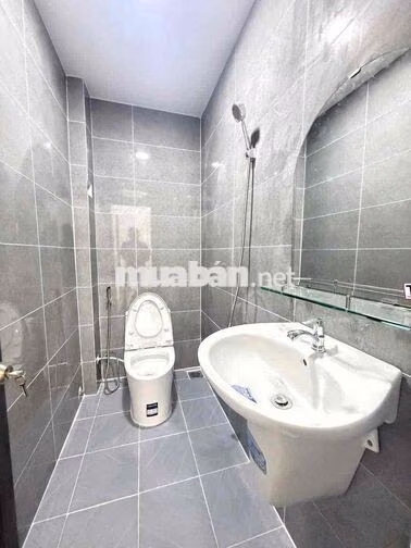 HẠ GIÁ BÁN NHANH NHÀ MỚI 100% 4,5x14 3PN2WC SÂN RỘNG