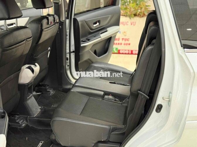 Veloz Cross Top 2025 màu Trắng - Xe gia đình đi ít