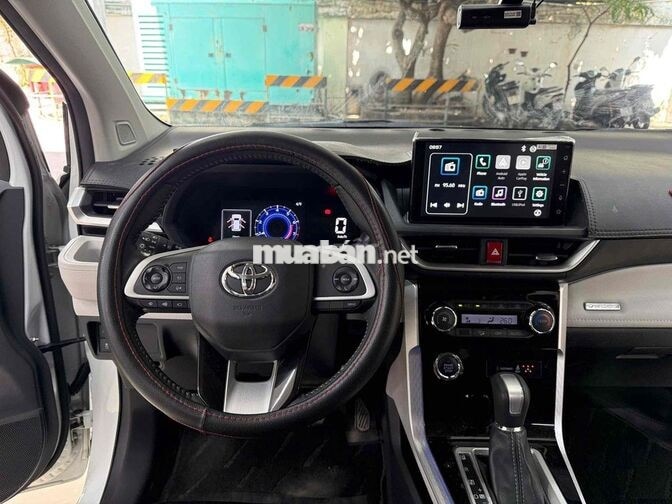 Veloz Cross Top 2025 màu Trắng - Xe gia đình đi ít