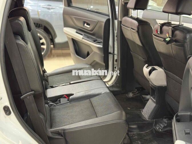 Veloz Cross Top 2025 màu Trắng - Xe gia đình đi ít