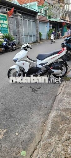 Honda Air Blade 2017 Trắng đẹp êm ngon bán hoqc gl