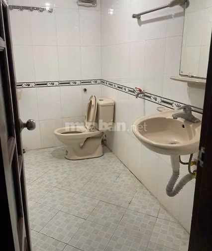 Cho thuê nhà 5 tầng ngõ 444 Đội Cấn quận Ba Đình, ô tô con đỗ cửa 