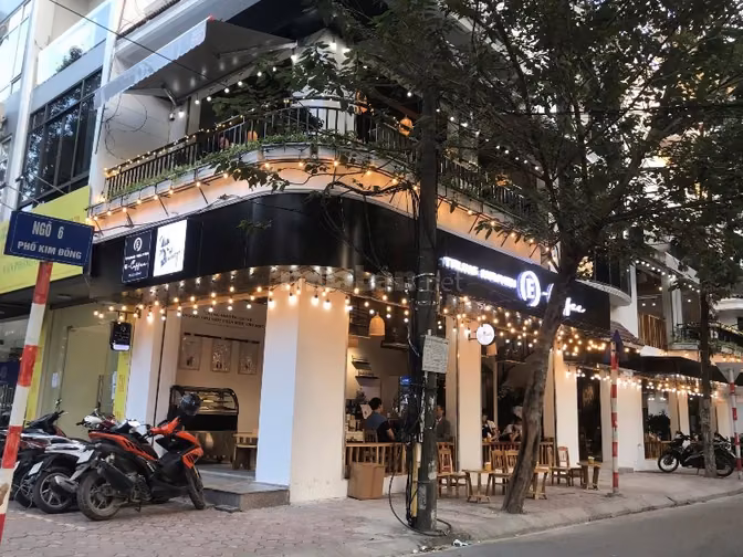 Sang Nhượng Quán Cafe 3 Mặt Tiền Siêu Đẹp 