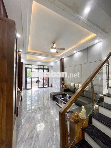 nhà 1 trệt 2 lầu THUẬN GIAO,gần VSIP 1,kế đường 22/12,có nội thất