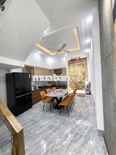 nhà 1 trệt 2 lầu THUẬN GIAO,gần VSIP 1,kế đường 22/12,có nội thất