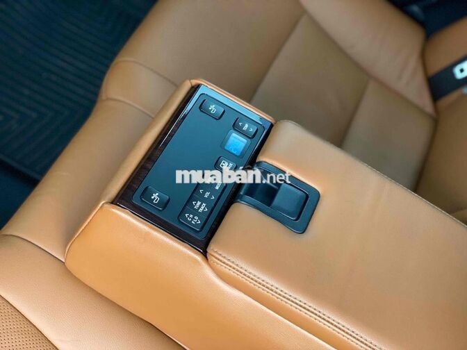 Toyota Camry 2.5Q 2018 Đen 48.000 km