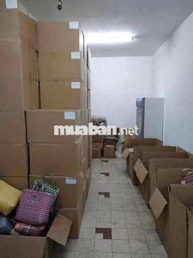 NHÀ CẤP 4 3*24m trống suốt HXH HOÀNG HOA THÁM, Bình Thạnh , kd tự do