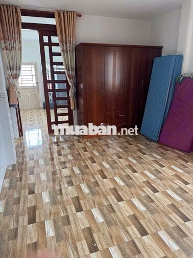 cho thuê phòng ở ghép.nhà vệ sinh ngoài .tầng 1