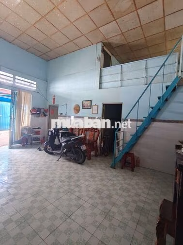bán nhà chính chủ sổ hồng riêng ngay chợ hóc môn đường trưng nữ vương 