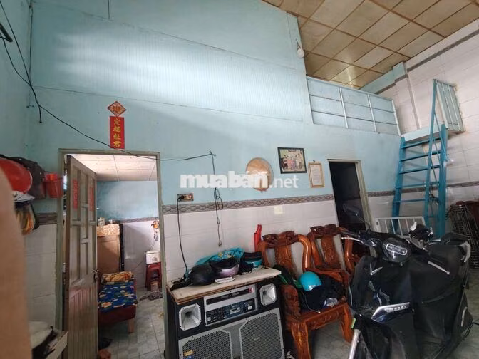 bán nhà chính chủ sổ hồng riêng ngay chợ hóc môn đường trưng nữ vương 