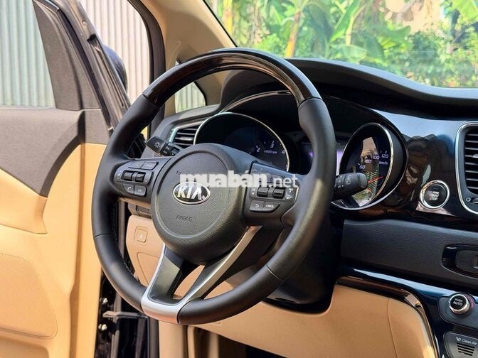 Kia Sedona Luxury 2020 Đen 7 chỗ Dầu