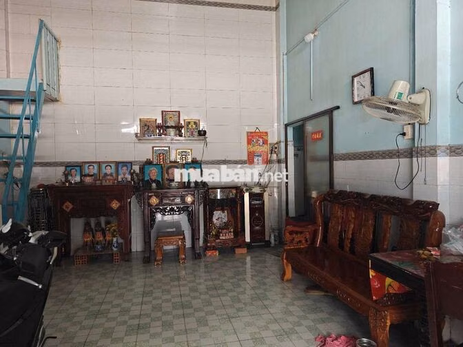 bán nhà chính chủ sổ hồng riêng ngay chợ hóc môn đường trưng nữ vương 