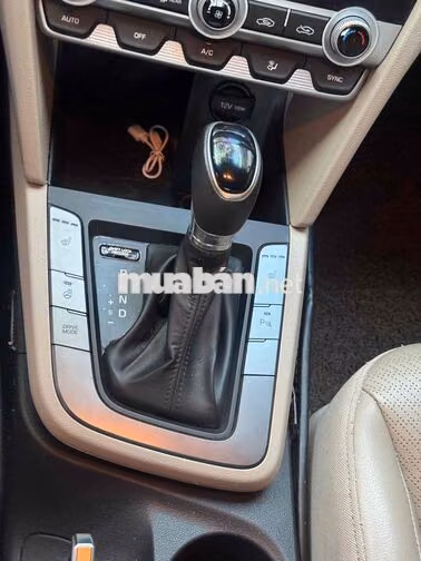 Hyundai Elantra 2.0 AT 2021 Đỏ 47.000 km