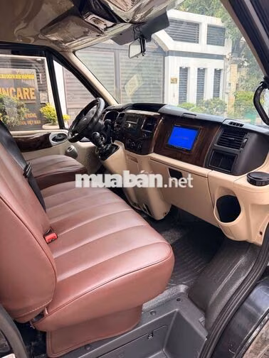 Xe khách Ford Transit Limousine 10 chỗ Dầu Đen