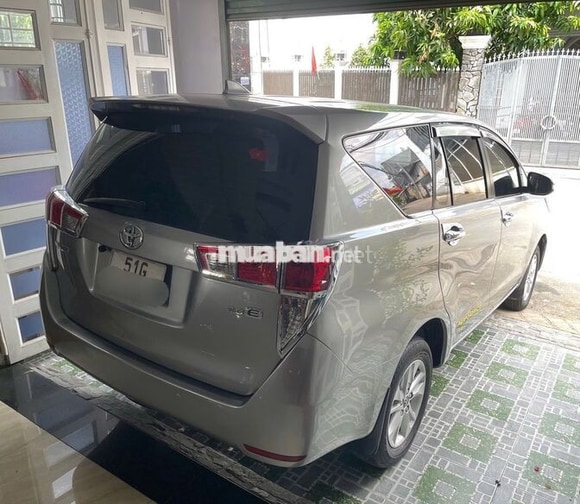 Bán xe INNOVA 8 chỗ 2.0E MT Đk:16/01/2018 mới 90%