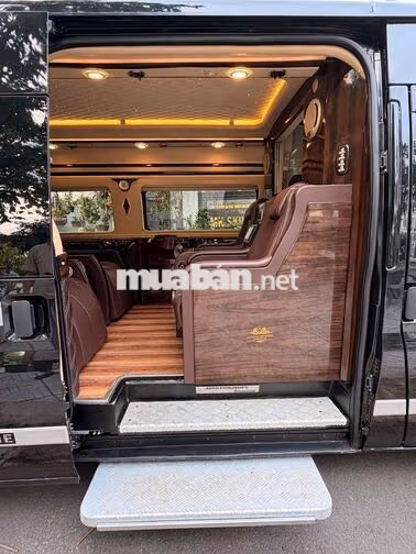 Xe khách Ford Transit Limousine 10 chỗ Dầu Đen