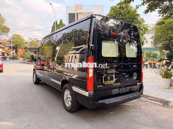 Xe khách Ford Transit Limousine 10 chỗ Dầu Đen