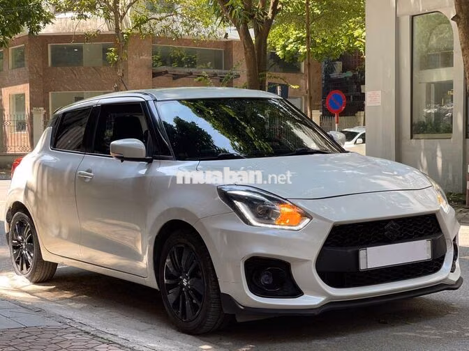 Suzuki Swift GLX 1.2AT 2019 Trắng 68000 km