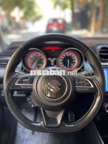 Suzuki Swift GLX 1.2AT 2019 Trắng 68000 km