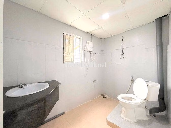 Giá Cực Tốt!! 2PN 50m2 Thang Máy_5ng4xe_Mặt Tiền Hai Bà Trưng Quận 1