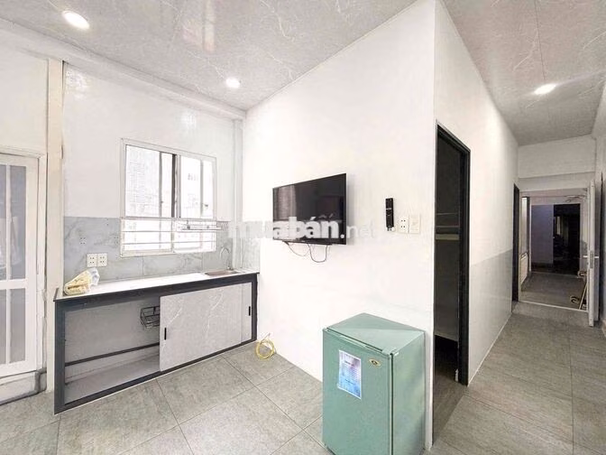 Giá Cực Tốt!! 2PN 50m2 Thang Máy_5ng4xe_Mặt Tiền Hai Bà Trưng Quận 1