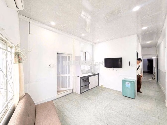 Giá Cực Tốt!! 2PN 50m2 Thang Máy_5ng4xe_Mặt Tiền Hai Bà Trưng Quận 1