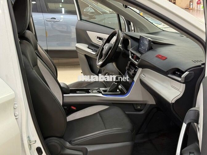 Toyota Veloz Cross TOP 2025 Trắng 20.000 km