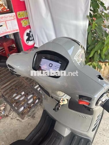 Piaggio Vespa GTS Super Tech 300 HPE 2020 TFT