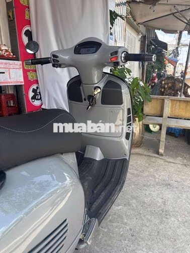 Piaggio Vespa GTS Super Tech 300 HPE 2020 TFT