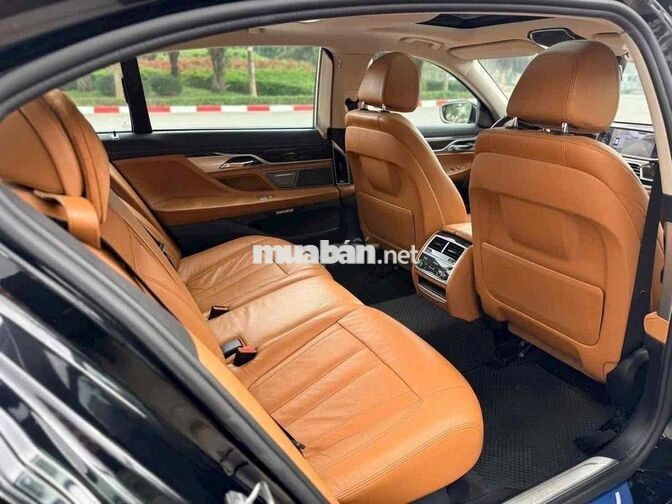 BMW 730Li M-Sport model 2020 Đen Tự động 8 cấp