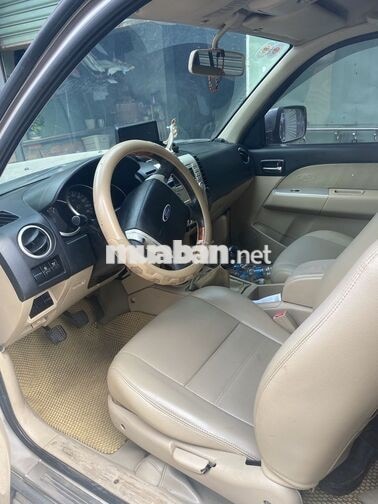 Ford Everest 2007 Vàng cát 7 chỗ Dầu Việt Nam