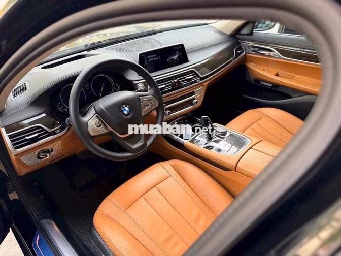 BMW 730Li M-Sport model 2020 Đen Tự động 8 cấp