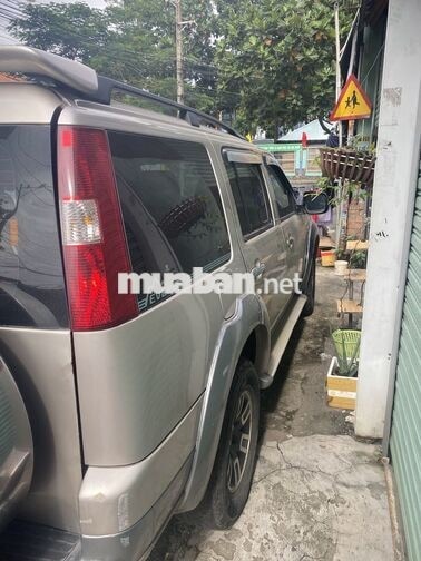 Ford Everest 2007 Vàng cát 7 chỗ Dầu Việt Nam