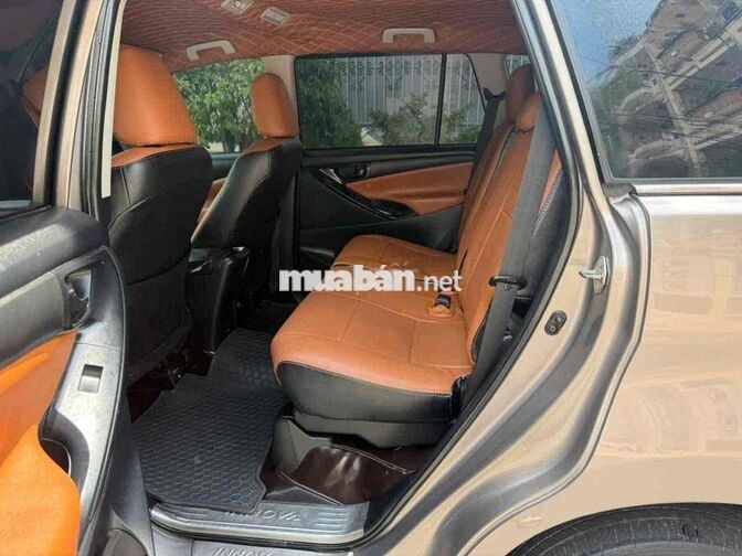 Toyota Innova 2018 Số sàn Nâu 7 chỗ
