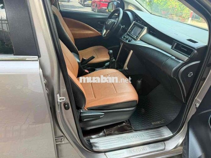 Toyota Innova 2018 Số sàn Nâu 7 chỗ