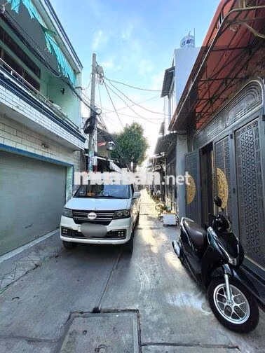 Nhà Khu VIP Lê Văn Quới- HXH- 4 TẦNG- GIÁ 5T9